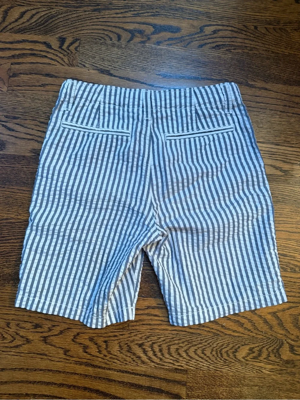 Gap Kids pinstriped seersucker shorts size 10